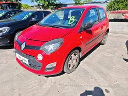 Renault twingo 1.2i 16 v accidentée