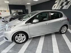 Peugeot 208 1.2 PureTech Signature