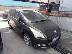 Peugeot 5008 1.6 HDi 112ch FAP BVM6