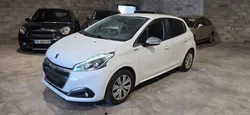 Peugeot 208 signature 82cv garantie 12 mois