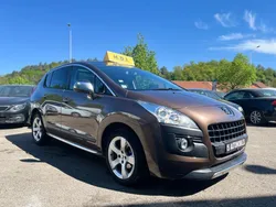 PEUGEOT 3008 1.6 HDI 115ch 1er mains Clim Toit Panoramique Affichage tête haute