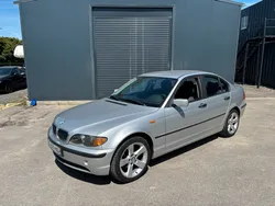 BMW E46 316I - 115 ch - 1ERE MAIN - BVM5 - CLIMATISATION - RÉVISÉ - CARNET D'ENTRETIEN - RADAR DE RECUL - CARROSERIE SAINE - JANTES 17 POUCES BMW - VITRES ÉLÉCTRIQUES - AUCUN FRAIS A PRÉVOIR