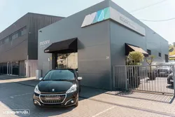 Peugeot 208 1.2 PureTech Signature