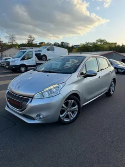 Peugeot 208 1.6 VTi 120 Allure BOITE AUTOMATIQUE. Moteur neuf