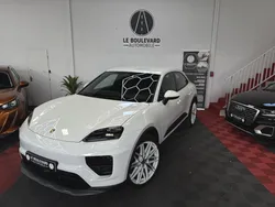 Porsche macan (1087 euros /mois) tva recuperable electrique 360cv 628km wltp carplay jantes blanches porsche