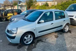 Renault Clio II Phase 2 1.2 i 75CH (5CV) / 120 340 km / Pack Authentique 5 Portes / CT OK / GARANTIE JUSQU'À 24 MOIS