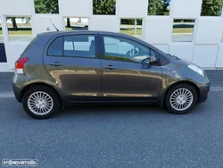 Toyota Yaris 1.33 VVT-i High Pack+NAVI MM