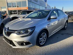 Renault megane sedan 1.6 tce 110cv zen + sieges av chauffants + clim auto