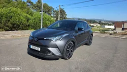 Toyota C-HR 1.8 Hybrid Square Collection