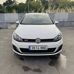 VOLKSWAGEN Golf 2.0 TSI GTI 220