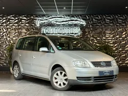 Volkswagen Touran 1.6 FSI 115cv Trendline / CLIMATISATION AUTO BI-ZONE /REGULATEUR DE VITESSE / SIÈGES CHAUFFANTS / ATTELAGE / GARANTIE 6 MOIS /