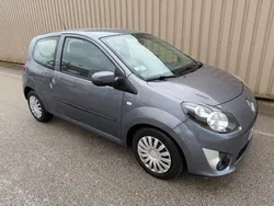Renault Twingo II 1.2i 16v 75cv eco2 bvm5 Walkman pack Clim / 1*main / 2011 / 56.000km / embrayage + distribution neuf / 4.990e Garantie 3 mois