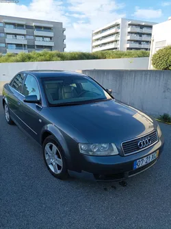 Audi A4 (8E)