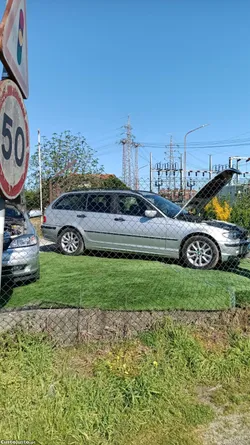 BMW 320 (3 Series)