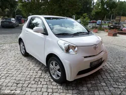 Toyota iQ 1.0 VVT-i