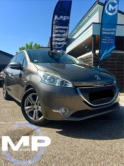 Peugeot 208 Allure (1,4 litre Hdi 68 ch) GARANTIE 6 MOIS