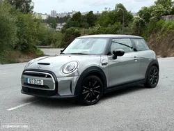 MINI 3 Portas Cooper SE Classic