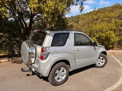 Suzuki Grand Vitara II 1.6i VVT 4x4 106cv🇫🇷 Attelage - Livraison France&Corse 🔎POINT FORT : Tous nos véhicules 4x4 sont sans corrosion, châssis d'origine et non traités