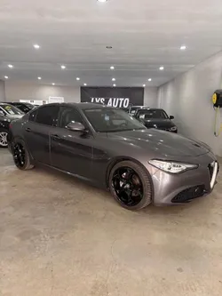 Alfa romeo giulia 2.2 jtd 136ch cuir suivie complet