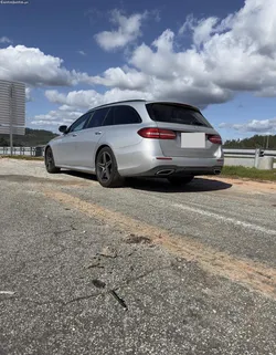 Mercedes-Benz E 220 AMG