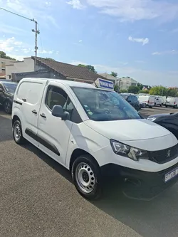 PEUGEOT PARTNER 1,6 HDI-100 ASPHALT 2019 3PLACES GPS 2019 -268000KMS 1èreMAIN 4990E TVA RÉCUPÉRABLE