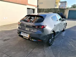 Mazda 3 2.0 Evolve Skyactive Hybrid-