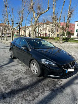 Volvo V40 D2