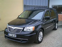 Lancia voyager 2.8 crd gold stow and go 145mkm 2012 7 places bva revisee toit ouvrant dvd gps bluetooth etc... Origine france
