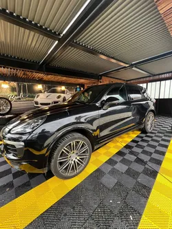 Porsche Cayenne diesel Platinum Edition FULL BLACK
