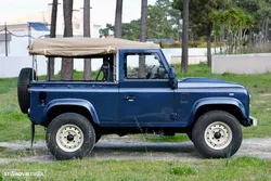 Land Rover Defender 90 SW 2.4 CRD S