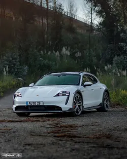 Porsche Taycan Cross Turismo 4S