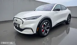 Ford Mustang Mach-E AWD PREMIUM