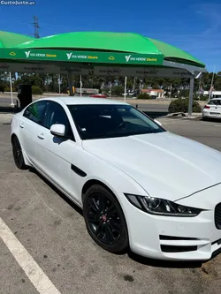 Jaguar XE Black
