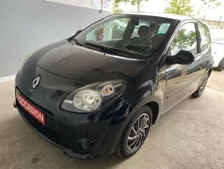 Renault TWINGO II 1.2i 16V 76CH Dynamique