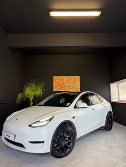 TESLA MODEL Y Standard range SR
