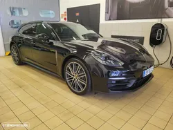 Porsche Panamera Sport Turismo 4 E-Hybrid Platinum Edition
