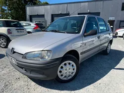 PEUGEOT 106 1.1i ESSENCE – GARANTIE – RÉVISÉE – CT OK