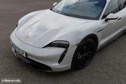 Porsche Taycan Cross Turismo 4