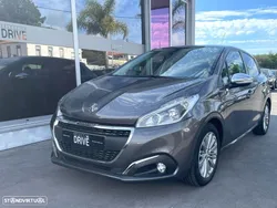 Peugeot 208 1.2 PureTech Signature