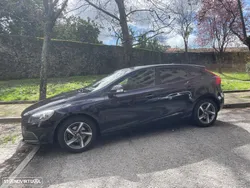 Volvo V40 D2