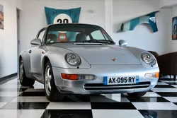 Porsche 911 type 993 Carrera 2 coupé 3.6 272 ch