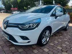 RENAULT CLIO - IV 5 Portes Phase 2 1.5 dCi FAP Energy eco2 S&S 75 cv CARNET DE SUIVI RENAULT KIT DISTRIBUTION A JOUR / PACK BUSINESS - REGULATEUR LIMITEUR - AIDE AU STATIONNEENT ARRIERE