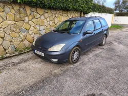 Ford Focus 1.8 tdci com avaria