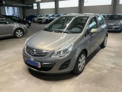 OPEL CORSA 1.2 EDITION le top pour une jeune permis SVP lisez l'annonce ENTIEREMENT merci