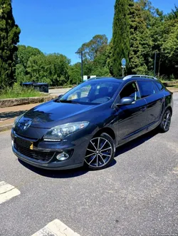 Renault Mégane 1.5 DCi para peças//ACIDENTADA