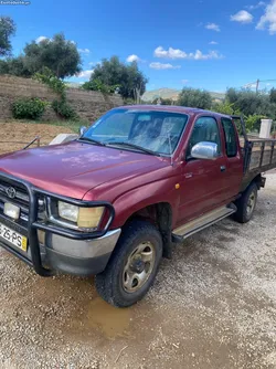 Toyota Hilux 2.4 TD