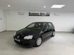 Volkswagen GOLF V 1.9 TDI 105CH BLUEMOTION DPF CONFORTLINE 5P