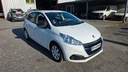 Peugeot 208 Like ETHANOL / CARPLAY / CLIM / GARANTIE 1 AN / DISTRIBUTION NEUVE / AUCUN FRAIS À PRÉVOIR