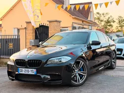 BMW M5 F10 4.4i V8 560 CV DKG7 - TOIT OUVRANT- CAMERA - CARPLAY- ÉCHAPPEMENT EISENMANN- REPRISE POSSIBLE GARANTIE 12 MOiS