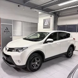 Toyota RAV4 150 D-CAT LOUNGE AWD BVA